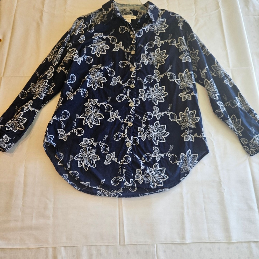Coldwater Creek Navy Blue with White Floral‎ Embroidered Button Up Blouse